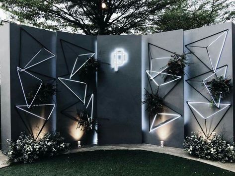 Birthday Stage Design, Black Tie Gala Decorations, Stage Decorations Event Backdrops, Event Photo Wall, Coin Photo, Photo Zone, Wedding Stage Design, Wedding Backdrop Design, Wedding Backdrop Decorations