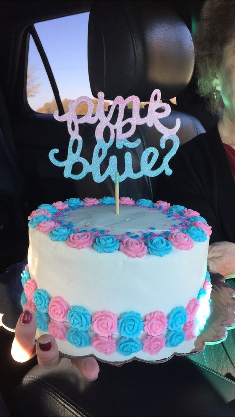 Blue or pink? Roses, simple gender reveal Cake. General Reveal Cakes, Pink And Blue Cake Gender Reveal, Simple Gender Reveal Cake Pink And Blue, Inside Gender Reveal, Gender Reveal Cake Ideas Simple, Simple Gender Reveal Cake, Gender Reveal Decoration Ideas, Gender Reveal Diaper Cake, Walmart Cakes