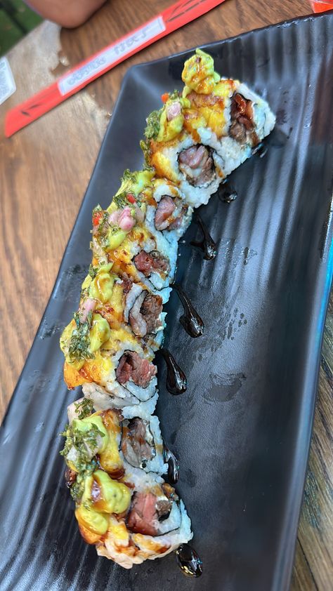 #dominicanrepublic #sushi #sushilovers #sushirolls #aesthetic #steak #spicysauce Dominican Sushi, Steak Sushi Roll, Bbq Sushi, Steak Sushi, Beef Sushi, Sushi Aesthetic, Japanese Steak, Aesthetic Foods, Trendy Food