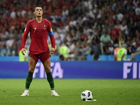 Cristiano Ronaldo Free Kick, Ronaldo Free Kick, Ronaldo Portugal, Cristiano Ronaldo Portugal, Ronaldo Pictures, Johan Cruyff, Ronaldo Cristiano, Steven Gerrard, Soccer Goal