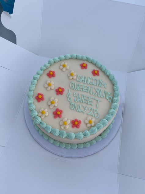 Mama Mia 20th Birthday Cake, Mamma Mia Themed Cake, How Old Are You Im 20 Mamma Mia Cake, Mamma Mia Cake Ideas, 25th Birthday Themes For Her, Mama Mia Cake, Mamma Mia Cake, Mamma Mia Birthday Party, Mamma Mia Themed Party