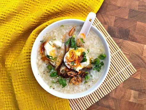 The Viet-a-tarian Chef on Instagram: “Chao aka congee aka rice porridge. But did you know you can make this without meat broths? 3️⃣ Tips for a creamier, more flavorful base…” Stir Fry Ramen Noodles, Fried Ramen, Vietnamese Rice, Ramen Stir Fry, Shredded Turkey, Vegetarian Chicken, Porridge Recipes, Rice Porridge, Tastemade Recipes