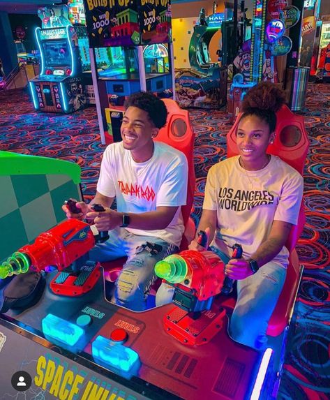 Double Date Pictures Black, Couple At Arcade, Me And Him, Drew Barrymore Show, Cute Date Ideas, Black Relationship Goals, Black Couple, Cute Couple Outfits, Black Love Couples