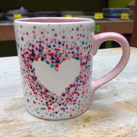 Mug Art Paint Simple, Driftwood Jewelry Holder, Diy Mug Designs, Diy Pottery Painting, Driftwood Jewelry, Hand Painted Mugs, Diy Mugs, Cerámica Ideas, Paint Your Own Pottery