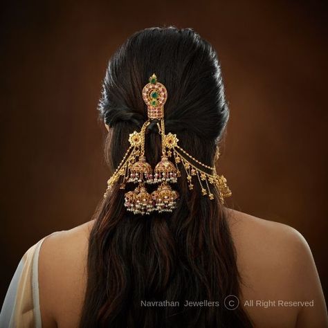 Traditional Indian Jwellary, Hair Jwellary, Navrathan Jewellers, Bridal Hairdo, Indian Jewelry Earrings, Bridal Hair Buns, Indian Wedding Hairstyles, Diamond Jewelry Store, Indian Bridal Hairstyles