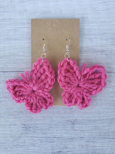 Crochet Butterfly Earrings, Melanie Martinez Crochet, Crochet Butterfly Free Pattern, Art Au Crochet, Butterfly Tutorial, Confection Au Crochet, Crochet Jewelry Patterns, Crochet Earrings Pattern, Crochet Shop