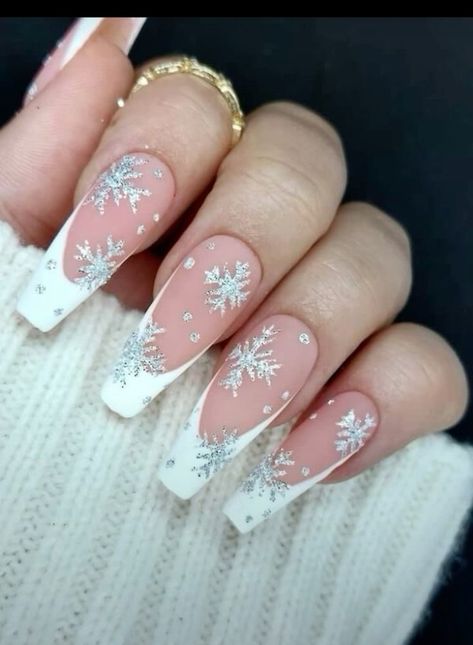 Frosted Snowflake Nails, Frosty Christmas Nails, December January Nails, Nails Snowflakes Winter, Winter Snow Nail Designs, Snowflake Stiletto Nails, Almond Nails Snowflakes, Christmas Nails Snowflake Glitter, 3d Snowflake Nails