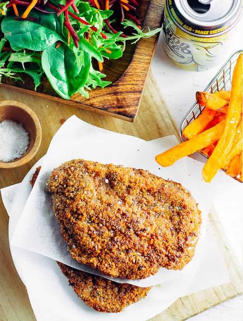 This Low Carb Chicken Schnitzel is an easy 30 min weeknight meal. High protein & crunchy, made with Hazelnut meal & flavoured with herbs, spices & parmesan. Turkey Schnitzel, Crumbed Chicken, Slow Cooker Balsamic Chicken, Clean Eating Chicken Recipes, Clean Dinner Recipes, Schnitzel Recipes, Clean Eating Chicken, Chicken Schnitzel, One Skillet Meals