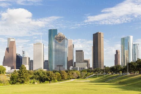 USA, Texas, Houston, Skyline and Eleanor Tinsley Park stock photo List Of Cities, Houston Skyline, Spring Break Vacations, Dallas Skyline, Texas Houston, Downtown Apartment, White Picket Fence, San Jacinto, Magic Hour