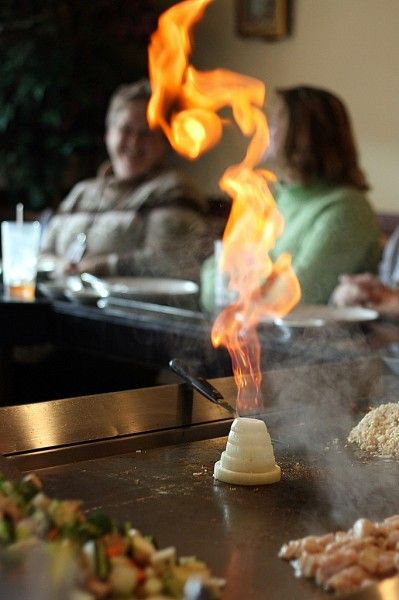 hibachi flaming onion Onion Volcano, Poems About Food, Volcano Recipe, Outdoor Griddle Recipes, Hibachi Recipes, Japanese Steakhouse, Griddle Recipes, Griddle Grill, Fire Flames