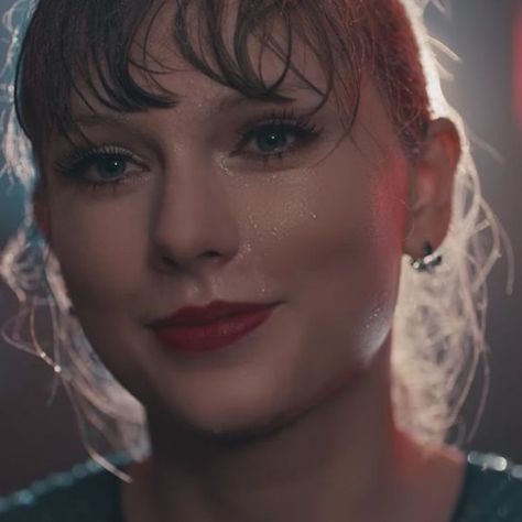 Delicate Taylor Swift, Delicate Taylor, Taylor Swift Delicate, Taylor Swift Music, Taylor Swift Funny, Taylor Swift 1989, Red Taylor, Taylor Swift Album, Taylor Swift Wallpaper