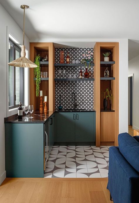 40 Wet Bar Ideas That Are Perfect for Entertaining Repurpose Wet Bar Area, Small Wet Bar Ideas, Corner Wet Bar, Small Wet Bar, Wet Bar Ideas, Graphic Tiles, Mcm Kitchen, Entertaining Space, Wine Glass Rack