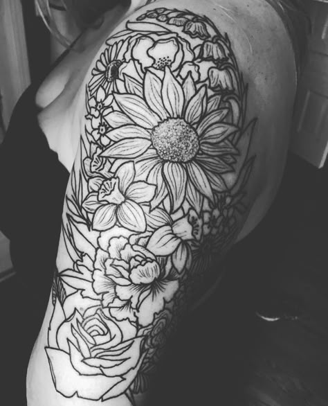 Lily Tattoo Sleeve, Half Sleeve Tattoos Color, Flower Outline Tattoo, Rose Outline Tattoo, Half Sleeve Rose Tattoo, Tattoos For Women On Thigh, Sunflower Tattoo Sleeve, Sunflower Tattoo Shoulder, Full Sleeve Tattoo Design