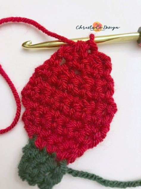 Christmas light Christmas Lights Pattern, Crochet Christmas Lights, Christmas Applique Patterns, Crochet Christmas Garland, Holiday Crochet Patterns, Crochet Christmas Ornaments Free, Crochet Ornament Patterns, Crochet Christmas Gifts, Christmas Light Ornament