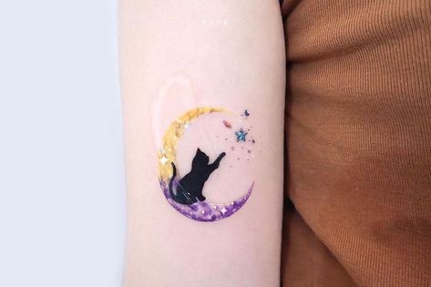 Cute Cat Tattoo, Planet Tattoos, Triangle Tattoos, Moon Tattoo Designs, Cat Tattoo Designs, Tatuaje A Color, Wrist Tattoos For Women, Memorial Tattoos, Tattoo Outline