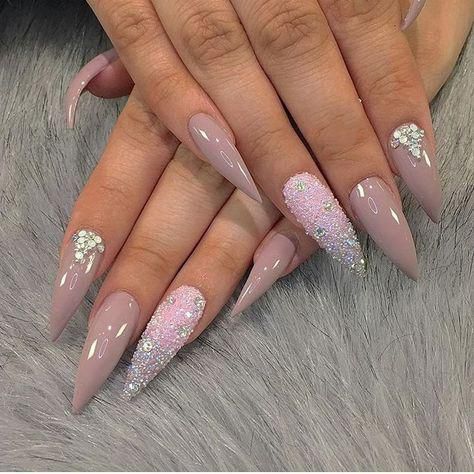 21+ Stylish Nude Stiletto Nails To Be In Trends 2019 – OSTTY Pink Bling Nails, Gucci Nails, Unghie Sfumate, Nails 2018, Stiletto Nails Designs, Colorful Nail Designs, Fabulous Nails, Bling Nails, Fancy Nails