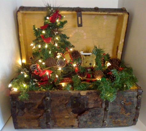 Natal Country, With Christmas Tree, Have Inspiration, Antique Christmas, Primitive Christmas, Noel Christmas, Vintage Christmas Decorations, Country Christmas, Christmas Deco