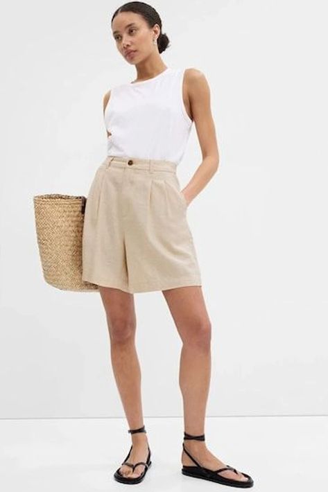 29 Stylish Buys From Next | SheerLuxe Pleated Shorts Outfit, Pleated Dress Short, Buy Clothes Online, Basic Leggings, Petite Shorts, Gap Women, Pleated Shorts, Mom Shorts, Luxury Linen