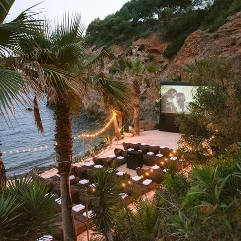 Ibiza Open Air Cinema - Movie Ibiza - Movies Sol Den Serra - Films Ibiza Rooftop Theater, Open Cinema, Rooftop Cinema, Outdoor Meditation, Creative Kids Rooms, Geodesic Dome Homes, Open Air Cinema, Outdoor Cinema, Cinema Movie