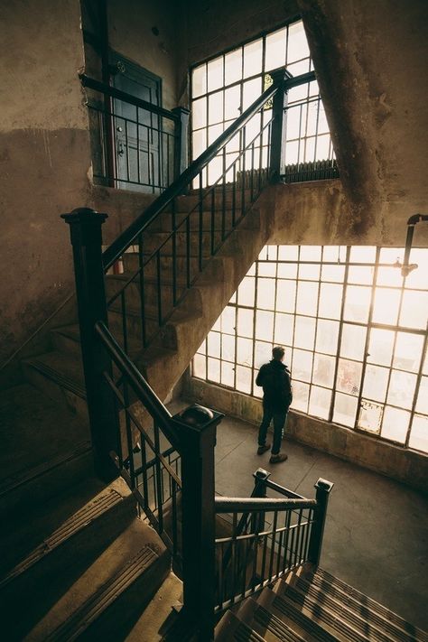 Shadows Foto Art, Cinematic Photography, Naha, Old Building, Story Inspiration, 인물 사진, Photography Inspo, Writing Inspiration, Light And Shadow