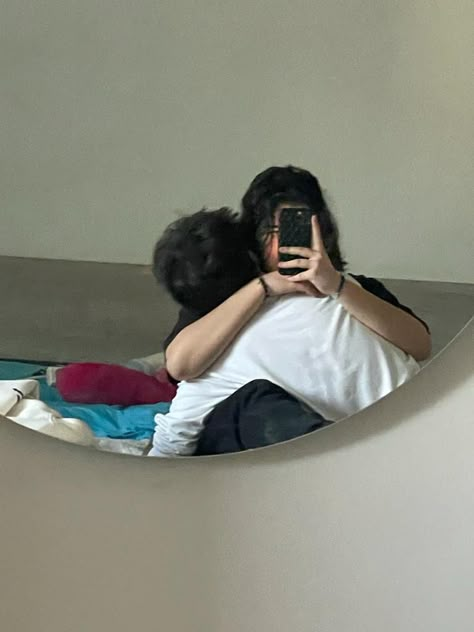 Mirror Hug Couple, Hug Mirror Selfie Couple, Back Hug Couple Mirror Selfie, Gf Bf Mirror Selfie, Couple Faceless Selfie, Couple Picture Ideas Without Face, Hot Mirror Poses Of Couple, Cute Faceless Couple Pictures, Private But Not A Secret Couple Poses Mirror