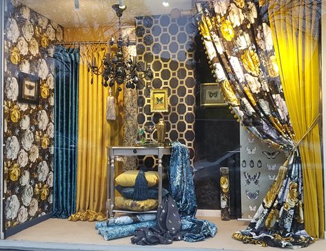 Curtain Display, Christmas Shop Displays, Curtain Store, Visual Merchandising Displays, Showroom Display, Cafe Shop Design, Showroom Interior Design, Luxury Curtains, Store Interiors