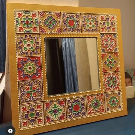 Rectangle Lippan Art, Jharokha Mirror, Meenakari Painting, Diy Art Projects Canvas, Painted Mirror Art, Mosaic Art Diy, Persian Art Painting, Lippan Art, Mirror Crafts