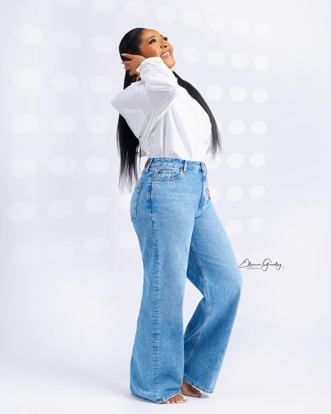 Happy belated birthday Ejiro, you get more beautiful every passing year!! Share your secret 🥰 #style #portrait #birthdaywishes hairstylist @tobbiestouch Wool Hairstyles, Brazilian Wool Hairstyles, Brazilian Wool, Bday Shoot, 18th Bday, 55th Birthday, Studio Poses, Happy Belated Birthday, Birthday Shoot