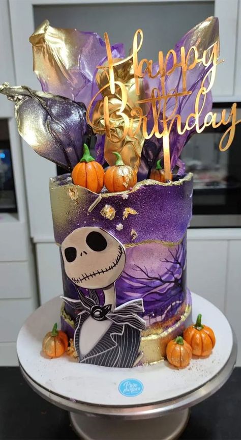 Tiered Halloween Cake, Halloween Fondant Cakes, Halloween Birthday Cakes For Women, Halloween Themed Birthday Cake, Tort Halloween, Skeleton Cakes, Halloween Cake Ideas Easy, Halloween Birthday Cakes For Kids, Cake Ideas Purple