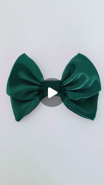 Diy Gift Bow, Bow Hairband, Hair Bow Tutorial, Fabric Sewing Patterns, Best Bow, Bow Tutorial, Hand Embroidery Flowers, Gift Bows, Fabric Sewing