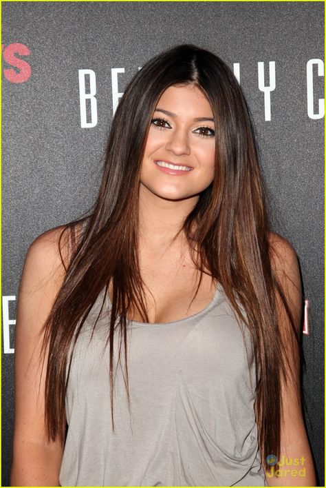 Love you Kylie! Long Hair Kylie Jenner, Kylie Jenner Hair Dark, Kylie Jenner Hd, Kylie Jenner Black Hair, Kylie Before Surgeries, Kylie Long Black Hair, Braid Hair Dos, Trendy Layered Hairstyles, Teen Haircuts