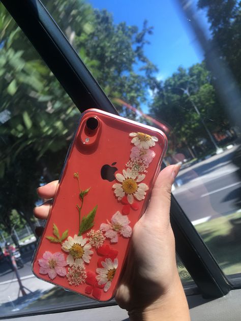 @annasaridewii my iphonexr coral #love case #bali Tumblr Phone Case, Phone Case Diy Paint, Telephone Vintage, Capas Samsung, Stylish Iphone Cases, Iphone Obsession, Pretty Phone Cases, Trendy Phone Cases, Apple Phone Case