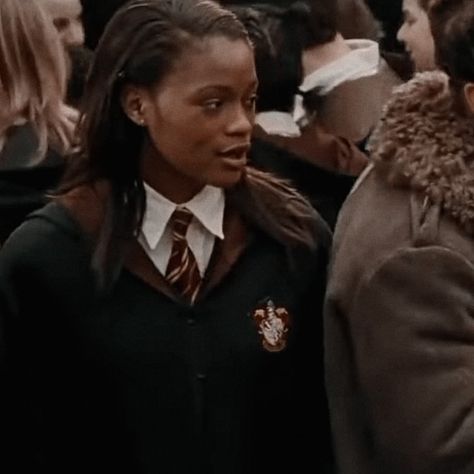 Angelina Johnson Harry Potter, Hogwarts Visuals, Angelina Johnson, Hery Potter, Fallen Star, Harry Potter Icons, Wizarding World, Hogwarts, Harry Potter