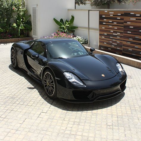 Porsche 918 Spyder Blacked Out! Porsche 811, Porsche 918 Spyder Black, Spyder Porsche, Porsche Convertible, Blacked Out Cars, Black Porsche, Porsche 918 Spyder, R34 Gtr, White Ferrari