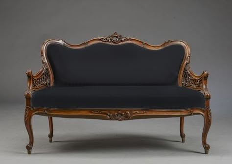 black setee Black Antique Couch, Victorian Couch, Antique Couch, Reupholster Chair Dining, Victorian Sofa, Rococo Furniture, Couch Styling, Black Leather Chair, Wood Chair Design