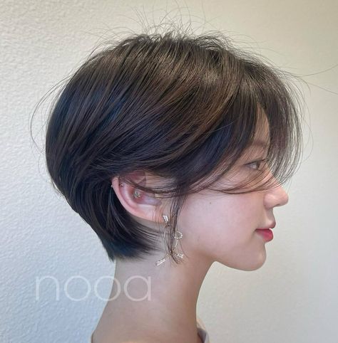 Pixie Cuts For Thick Hair, Kpop Short Hair, Cuts For Thick Hair, Pixie Haircuts For Thick Hair, Pixie Haircut For Round Faces, Haircuts For Thick Hair, Asian Short Hair, Hair Inspiration Short, Pixie Haircut For Thick Hair