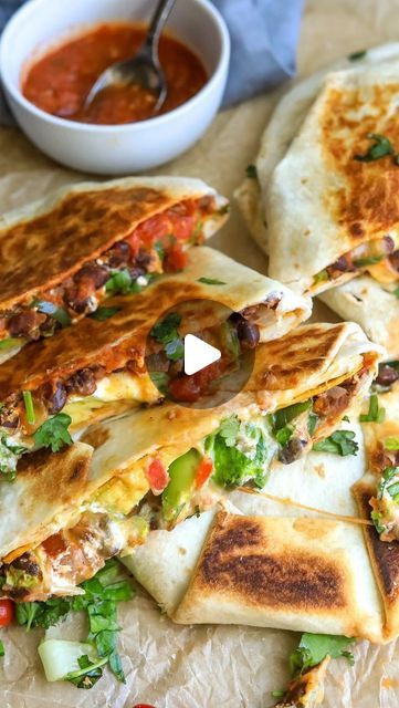 Bailey Rhatigan on Instagram: "Black Bean Crunch Wrap Supreme 😮‍💨
Skip the fast food and have this easy, nutritious crunch wrap. We are HOOKED on these, perfect for the lunch box too. Add ground beef for added protein or leave it vegetarian. 💫save for later~follow @sailor_bailey for more💫
.
For the FULL RECIPE Google 🔎 “sailor bailey crunch wrap” or CLICK the link in my bio.
What’s in it::
Black Bean Mix
▢ olive oil
▢ white onion
▢ jalapeño
▢ black beans
▢ tomato
▢ garlic powder
▢ chili powder
▢ paprika
▢ cumin
▢ salt
▢ hot sauce
Crunch Wrap
▢ tortillas burrito size
▢ tostadas
▢ fajita size tortillas
▢ sour cream
▢ cheese
▢ romaine
▢ salsa
▢ avocado
▢ cilantro
.
#foodstagram #food #recipe #dinner #foodgram #instafood" Bean Crunch Wrap Supreme, Black Bean Crunch Wrap, Crunch Wrap, Eat Happy, Recipe Dinner, Lemon Pasta, White Onion, High Protein Recipes, Black Bean