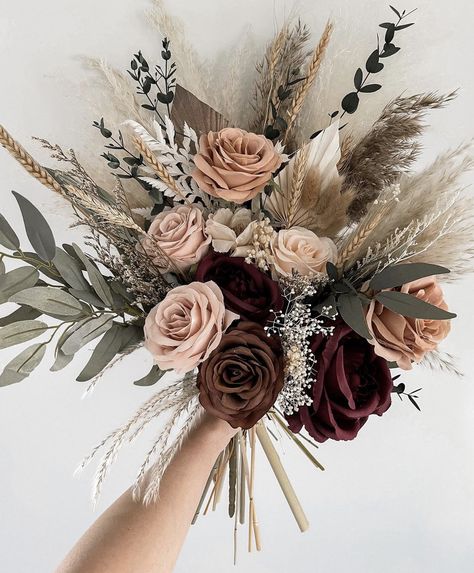 Madison Wedding, Wedding Bouquets Bride, Bridal Bouquet Flowers, Rustic Wedding Bouquet, Wedding Wall, Wedding Flower Inspiration, Future Wedding Plans, Cute Wedding Ideas, Dried Flower Bouquet