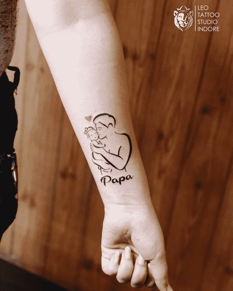 Tattoo Ideas For Fathers, Papa Tattoo Ideas, Papa Tattoo Design, Baby Tattoo For Dads, Father Tattoo Ideas, Dad Daughter Tattoo, Daughter Tattoo Ideas, Papa Tattoo, Fathers And Daughters