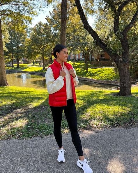 Jeanine Amapola Outfits, Jeanine Amapola, College Outfits, Sweater Weather, Varsity Jacket, Dallas, I Love, My Style, How To Wear