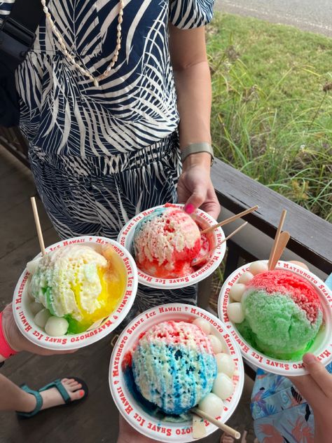 Matsumoto Shave Ice, Hawaiian Snow Cones, Hawaiian Shaved Ice Aesthetic, Hawaii Shaved Ice, Hawaii Aesthetic Food, Hawaii Vision Board, Shaved Ice Aesthetic, Shave Ice Hawaii, Hawaii Snacks