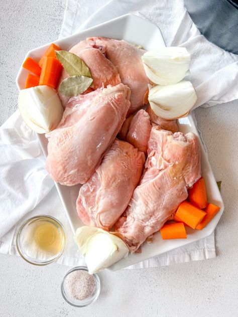 How to Make Chicken Broth - NINNESCAH HOMESTEAD Ninnescah Homestead, Making Pudding, Pudding From Scratch, Make Chicken Broth, Homemade Vanilla Pudding, Homemade Chicken Stock, Egg Recipe, Raw Chicken, Canned Chicken