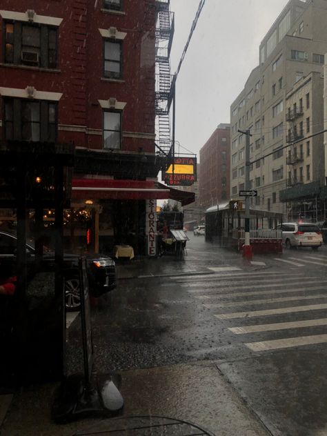 Rainy Cafe Aesthetic, Nyc Fall Aesthetic, Nyc Rainy Day, Rainy Day Nyc, Rainy Cafe, Fall Neighborhood, Rainy Day In Nyc, Rainy Nyc, Environment Aesthetic