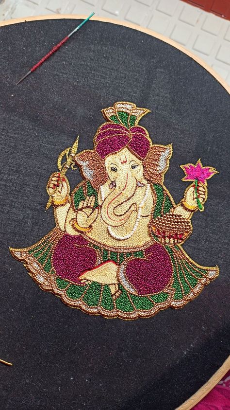 https://pin.it/3v5bgBRp0 Ganpati Hand Work Design, Ganesha Aari Work, Lord Murugan Aari Work, Ganpati Bappa Embroidery Work, Aari Work Ganpati Design, Creative Aari Work Designs, Vinayagar Aari Work, Ganpati Bappa Aari Work, Ganpati Embroidery Work