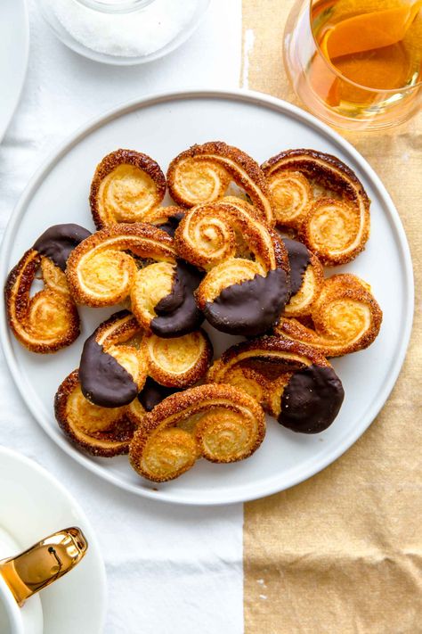 Palmier Cookies, 4 Ingredient Recipes, Orange Cookies, Chocolate Coating, Chocolate Dipped, Easy Cookies, Delicious Chocolate, How To Make Chocolate, No Bake Cookies