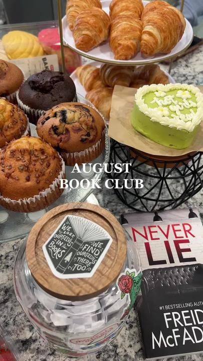 Book Club Hosting, Book Club Ideas, Book Club Aesthetic, Book Club Ideas Hosting, Book Club Snacks, Book Club Food, Book Club Parties, Hosting Brunch, Book Club Reads