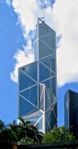 A HISTORY OF ARCHITECTURE - HIGH-TECH Critical Regionalism, Hong Kong Architecture, History Of Architecture, Architect Student, Tower Models, Milwaukee Art Museum, Commercial Bank, China Hong Kong, International Style