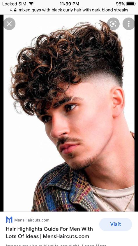 Fade Hairstyle, Men's Curly Hairstyles, Curly Hair Fade, Men Haircut Curly Hair, Highlights Curly Hair, Hairstyle Men, Low Fade, Faded Hair, Haircuts For Curly Hair