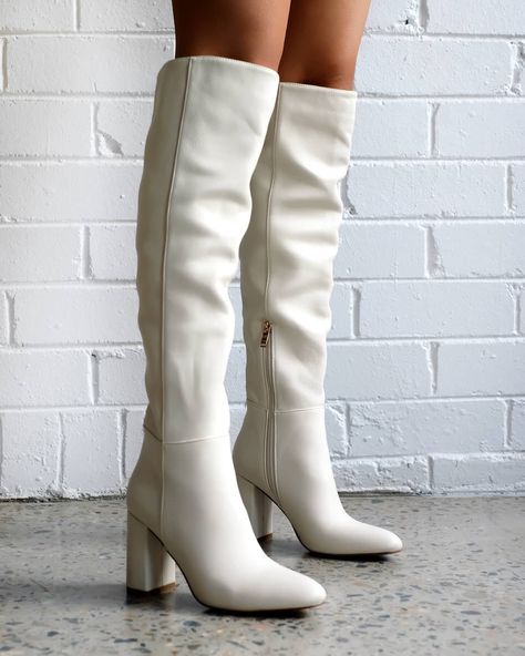 Off White Knee High Boots, White High Heels Boots, White Boots Knee High, White High Knee Boots, Boot Fashion Outfits, Aesthetic Boots Outfit, Knee High White Boots, High White Boots, Knee High Boots White