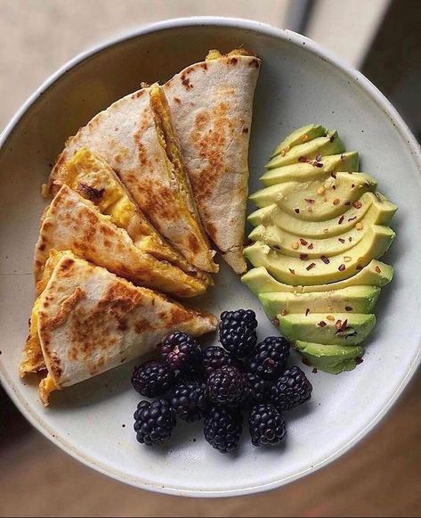 Breakfast Quesadilla, Keeping It Simple, Asian Babies, Clean Eats, Food Goals, Comfort Foods, Healthy Meal Prep, Healthy Breakfast Recipes, Meal Plans